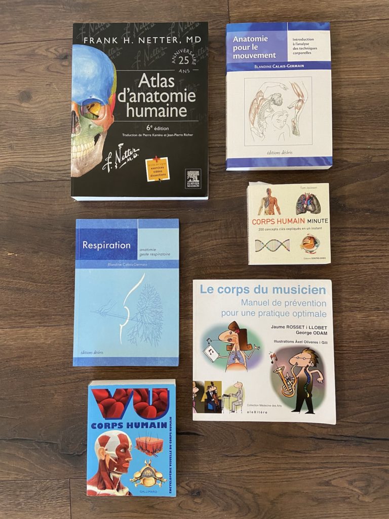 6 livres d'anatomie donc un spécifique aux musiciens