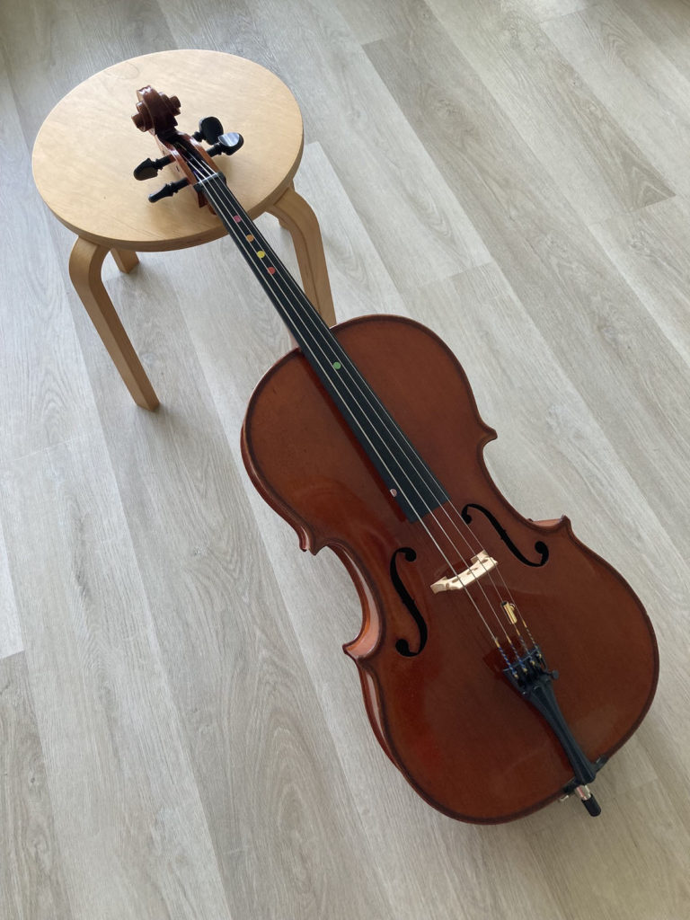 violoncelle d'enfant, taille 1/4
