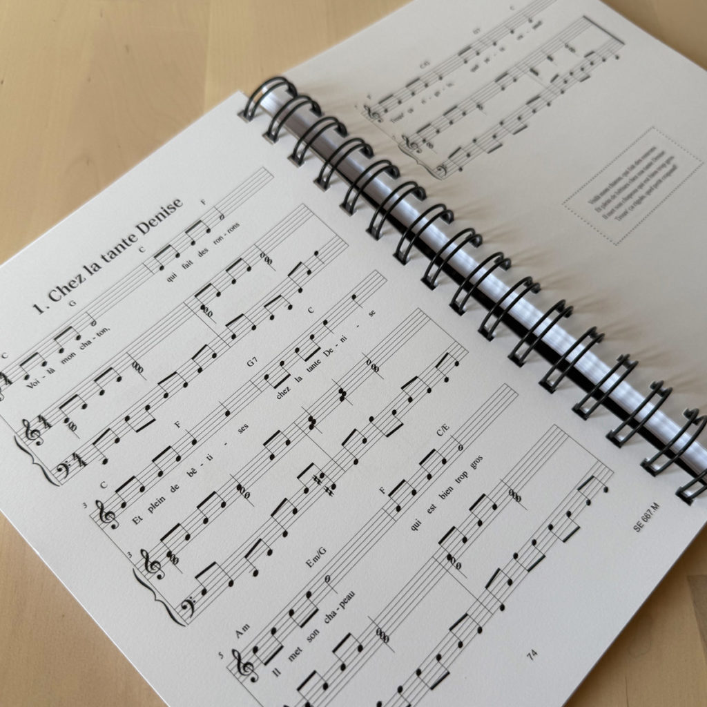 partition de chanson avec accompagnement au piano